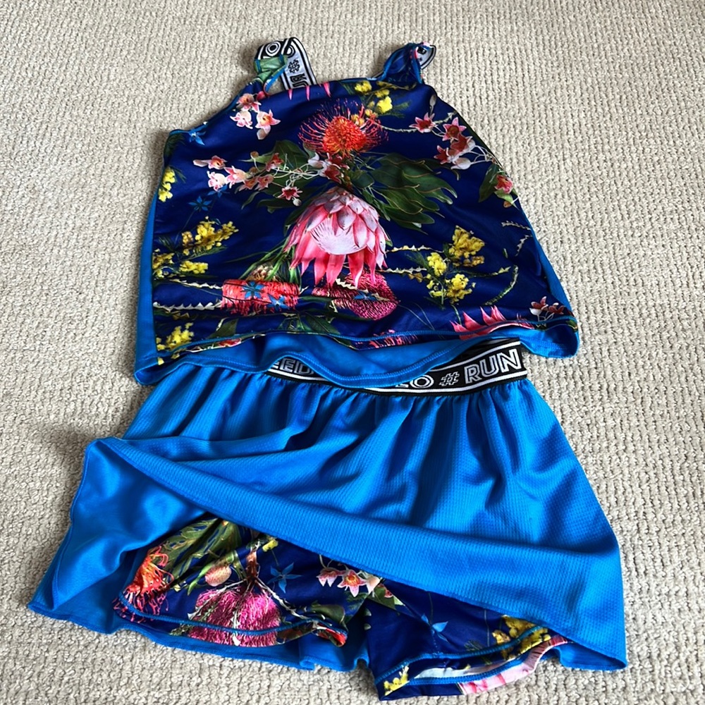 Molo top and tennis skirt